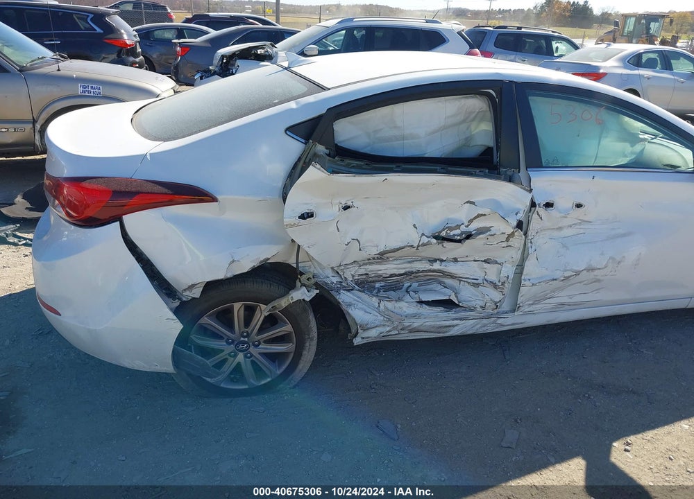 2015 HYUNDAI ELANTRA SE VIN: 5NPDH4AE7FH591547