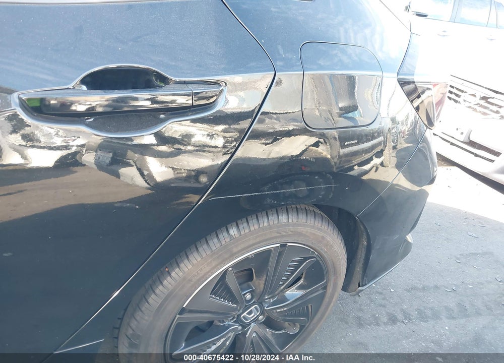 2018 HONDA CIVIC EX VIN: SHHFK7H52JU429025