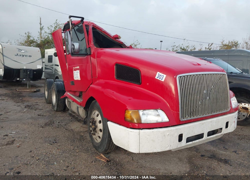 2000 VOLVO VN VIN: 4V4ND2GG5YN234047