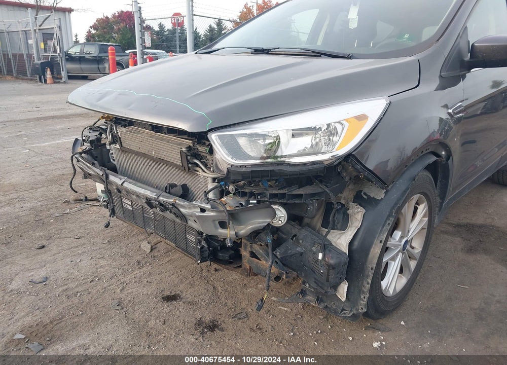 2018 FORD ESCAPE SE VIN: 1FMCU0GD1JUC49360