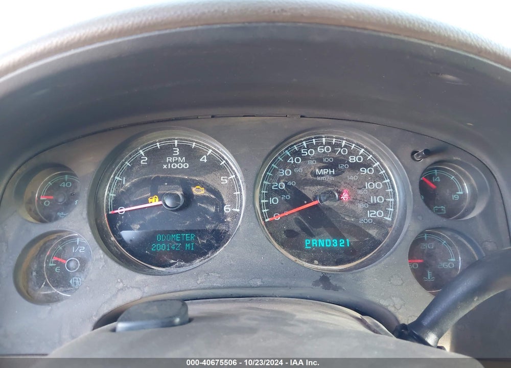 2008 GMC YUKON SLE VIN: 1GKFC13C18R220384