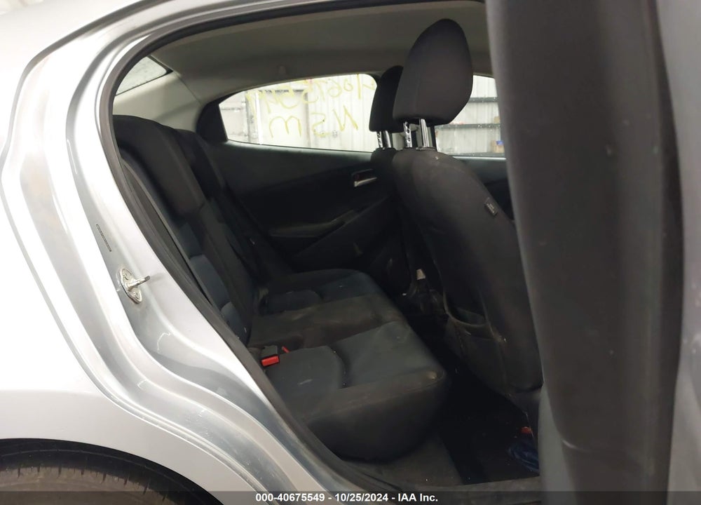 2019 TOYOTA YARIS LE VIN: 3MYDLBYVXKY518390