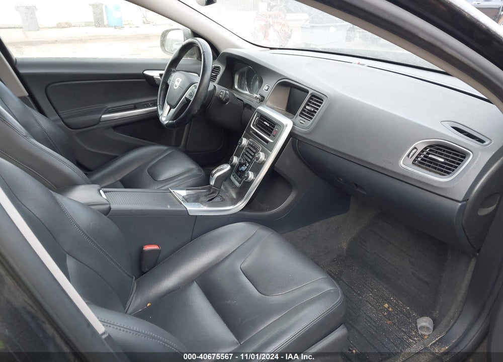 2016 VOLVO V60 VIN: YV140MEK9G1298095