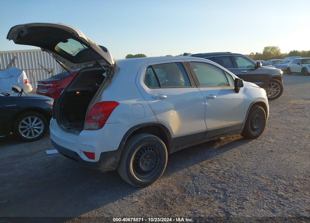 2018 CHEVROLET TRAX LS VIN: 3GNCJKSB9JL385039