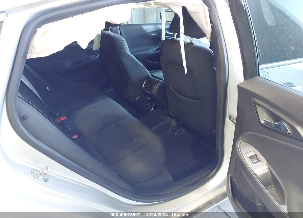 2018 CHEVROLET MALIBU VIN: 1G1ZD5ST3JF270105