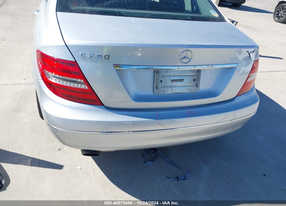 2014 MERCEDES-BENZ C 250 LUXURY/SPORT VIN: WDDGF4HB4EG245799