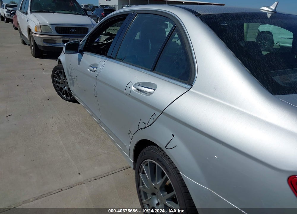 2014 MERCEDES-BENZ C 250 LUXURY/SPORT VIN: WDDGF4HB4EG245799