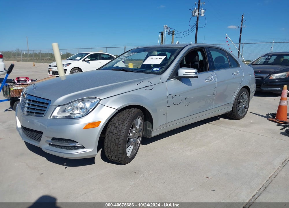 2014 MERCEDES-BENZ C 250 LUXURY/SPORT VIN: WDDGF4HB4EG245799