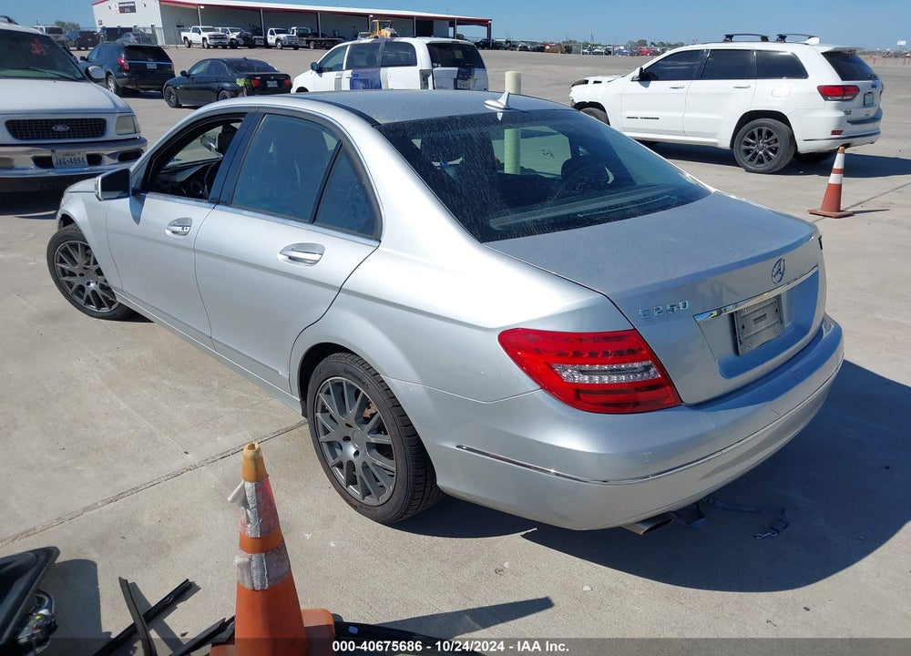 2014 MERCEDES-BENZ C 250 LUXURY/SPORT VIN: WDDGF4HB4EG245799