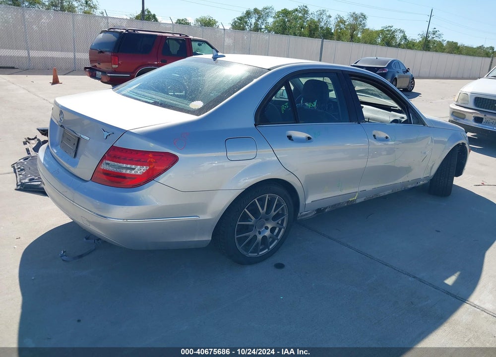 2014 MERCEDES-BENZ C 250 LUXURY/SPORT VIN: WDDGF4HB4EG245799