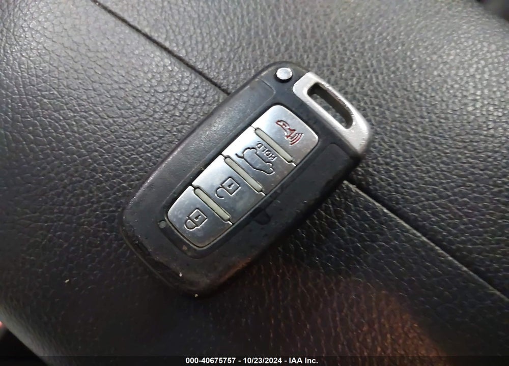 2011 KIA SORENTO EX V6 VIN: 5XYKUDA23BG090584
