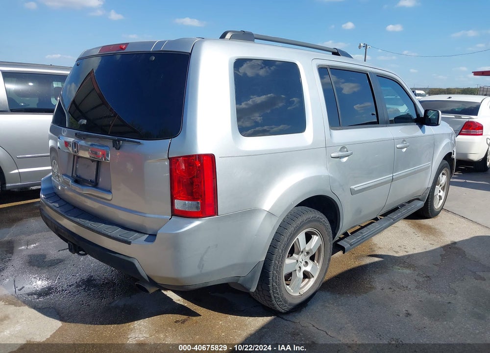 2011 HONDA PILOT EX VIN: 5FNYF3H4XBB033392