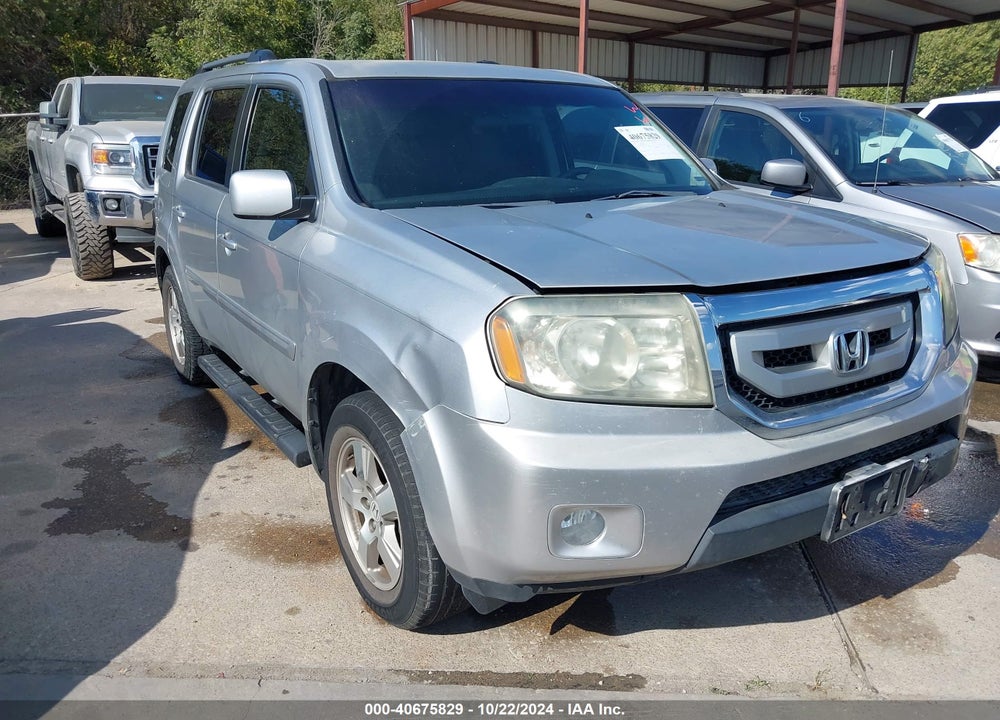 2011 HONDA PILOT EX VIN: 5FNYF3H4XBB033392