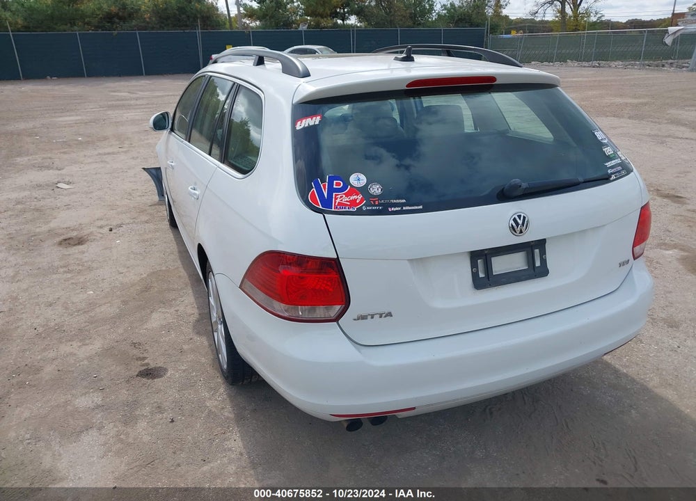 2014 VOLKSWAGEN JETTA SPORTWAGEN 2.0L TDI VIN: 3VWML7AJ3EM615555