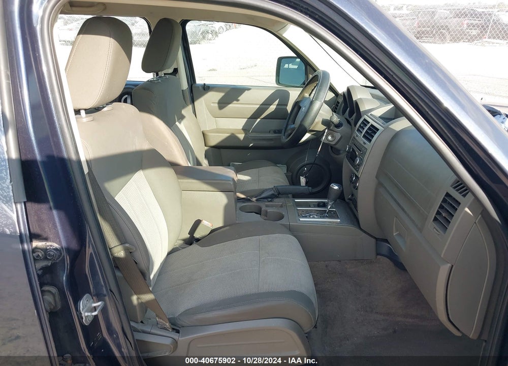 2008 DODGE NITRO SXT VIN: 1D8GU28K88W257521