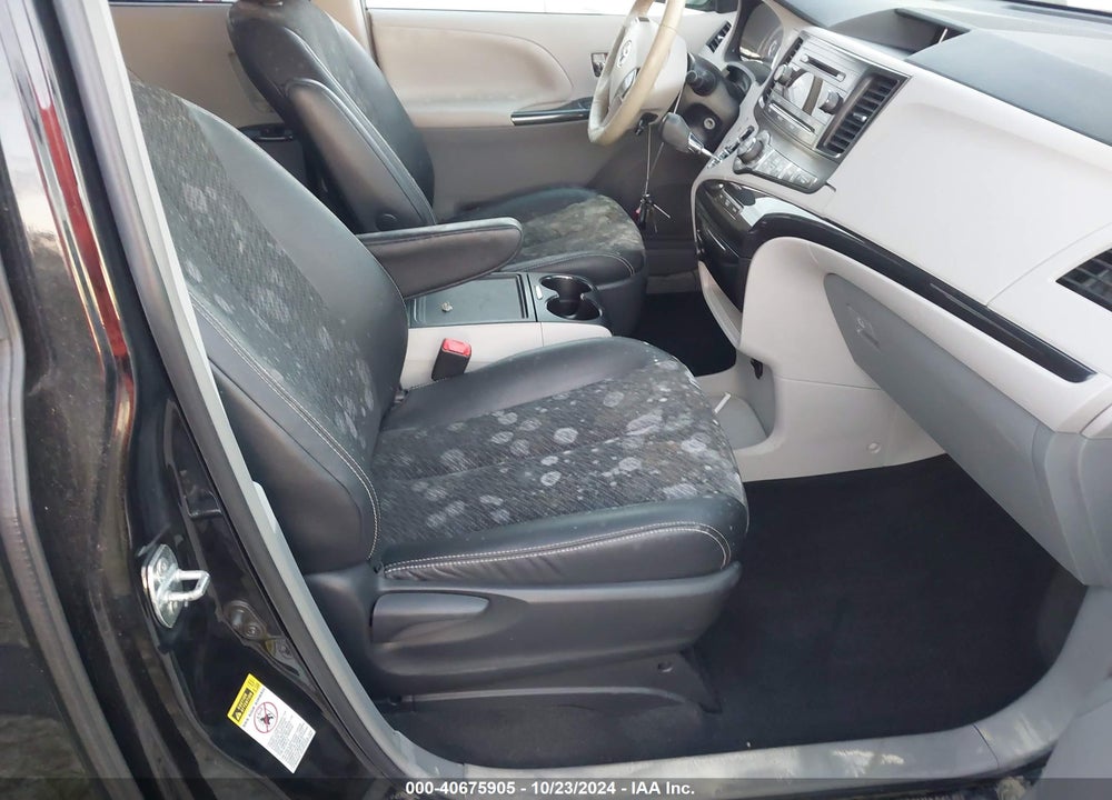 2014 TOYOTA SIENNA SE 8 PASSENGER VIN: 5TDXK3DC3ES451569