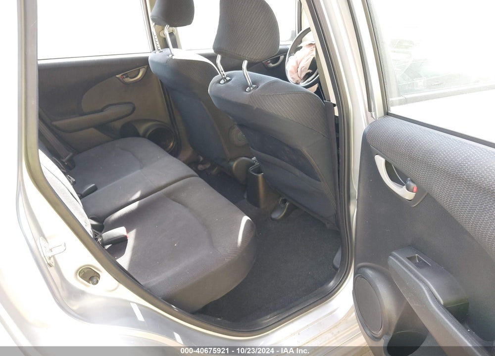 2013 HONDA FIT SPORT VIN: JHMGE8H58DC071304