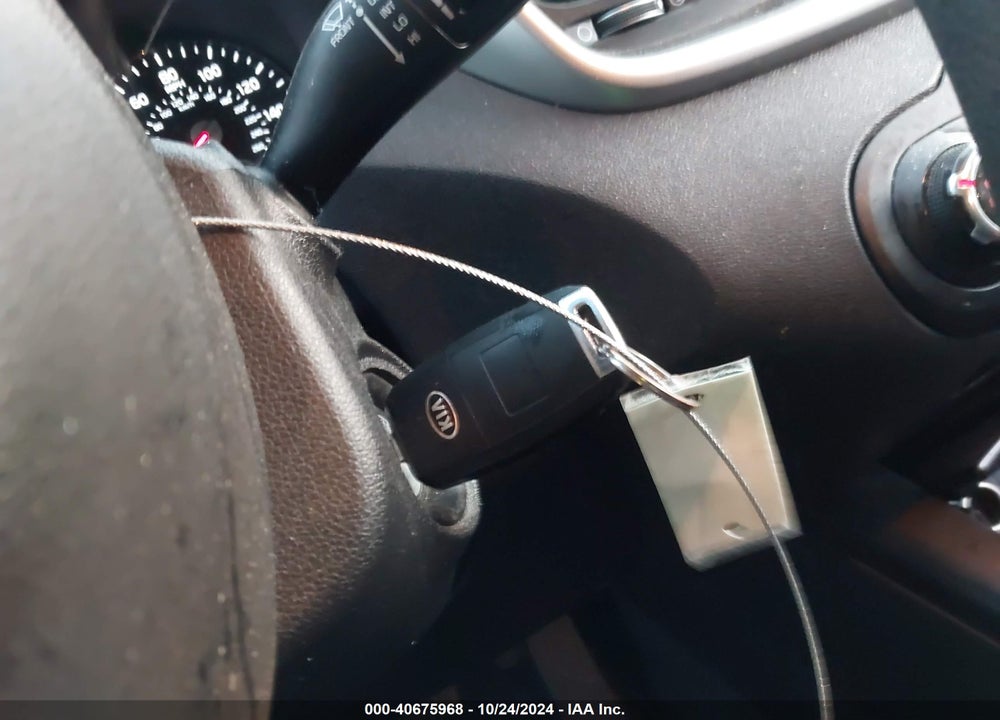 2018 KIA SORENTO 3.3L LX VIN: 5XYPG4A59JG375604