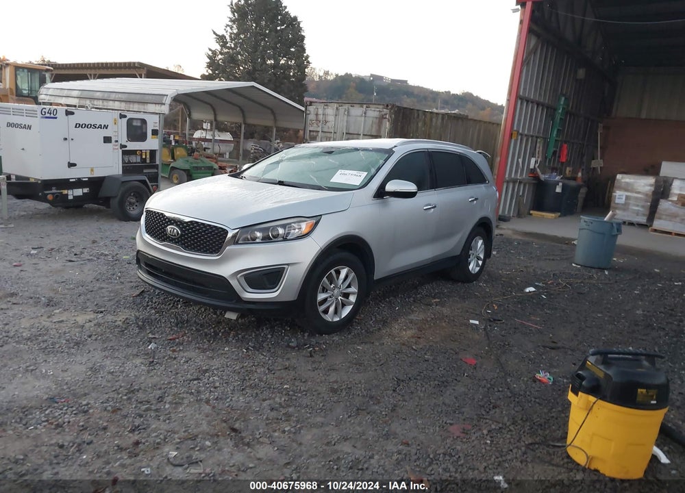 2018 KIA SORENTO 3.3L LX VIN: 5XYPG4A59JG375604