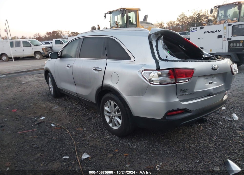 2018 KIA SORENTO 3.3L LX VIN: 5XYPG4A59JG375604