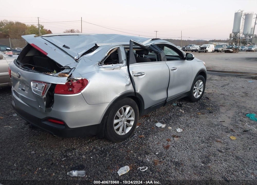 2018 KIA SORENTO 3.3L LX VIN: 5XYPG4A59JG375604