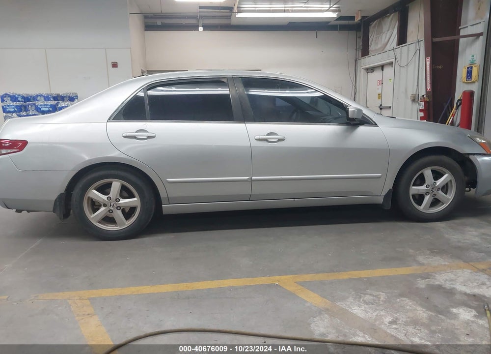 2003 HONDA ACCORD 2.4 EX VIN: JHMCM56663C028882