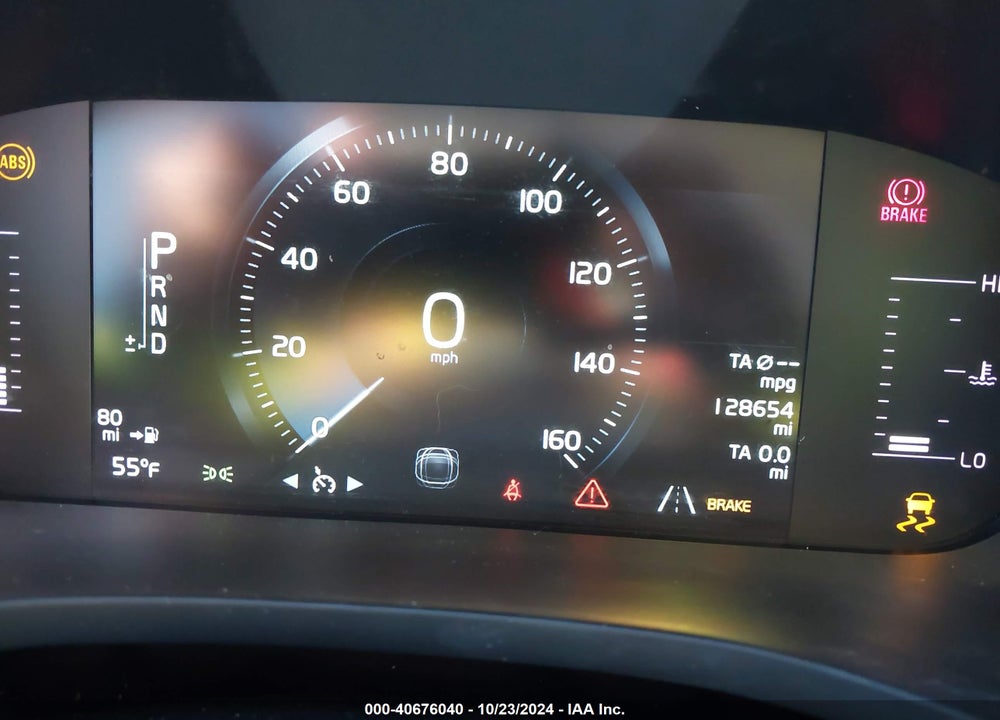 2019 VOLVO XC60 VIN: LYV102DK1KB227649