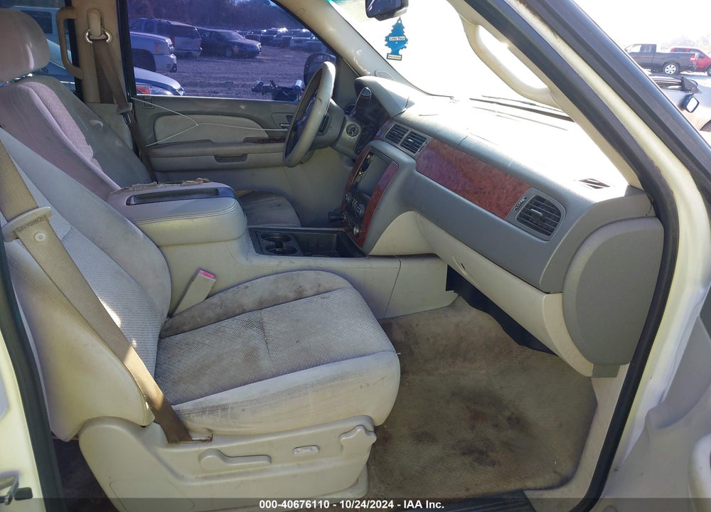 2008 CHEVROLET TAHOE LT VIN: 1GNFC13088R115074