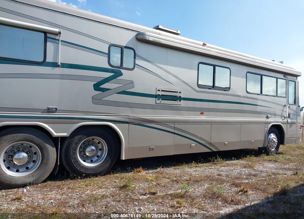 2002 COUNTRY COACH MOTORHOME INTRIGUE VIN: 4U7B8DY1721102693