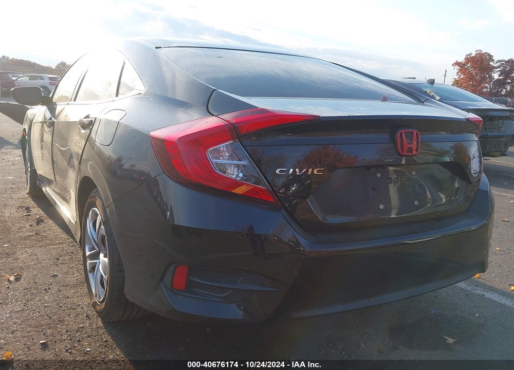 2018 HONDA CIVIC LX VIN: 2HGFC2F51JH587467