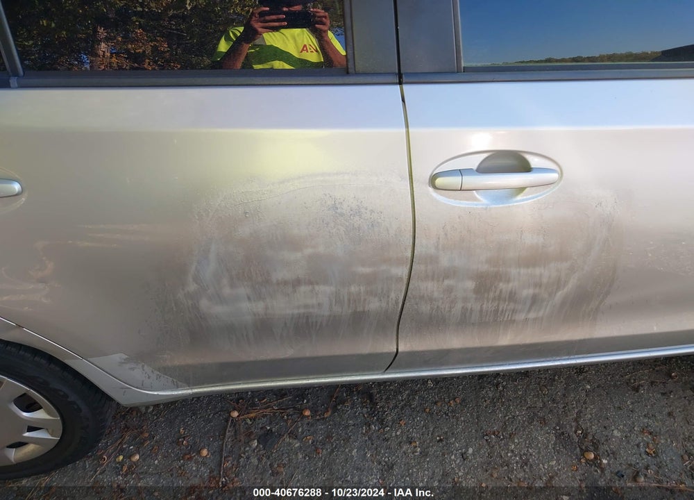 2010 SCION XD VIN: JTKKU4B40A1006809