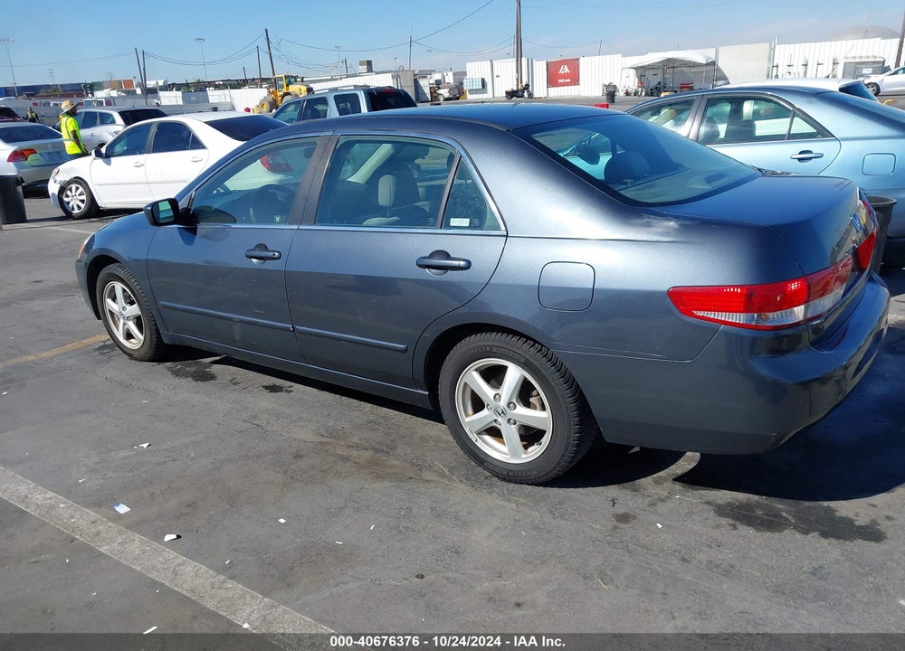 2004 HONDA ACCORD 2.4 EX VIN: JHMCM56614C021002