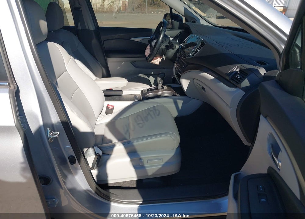 2019 HONDA PILOT EX-L VIN: 5FNYF5H54KB016396