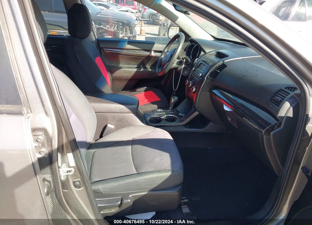 2012 KIA SORENTO LX VIN: 5XYKT3A15CG288816