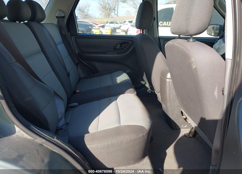 2005 FORD ESCAPE XLS VIN: 1FMYU92Z65KB42769
