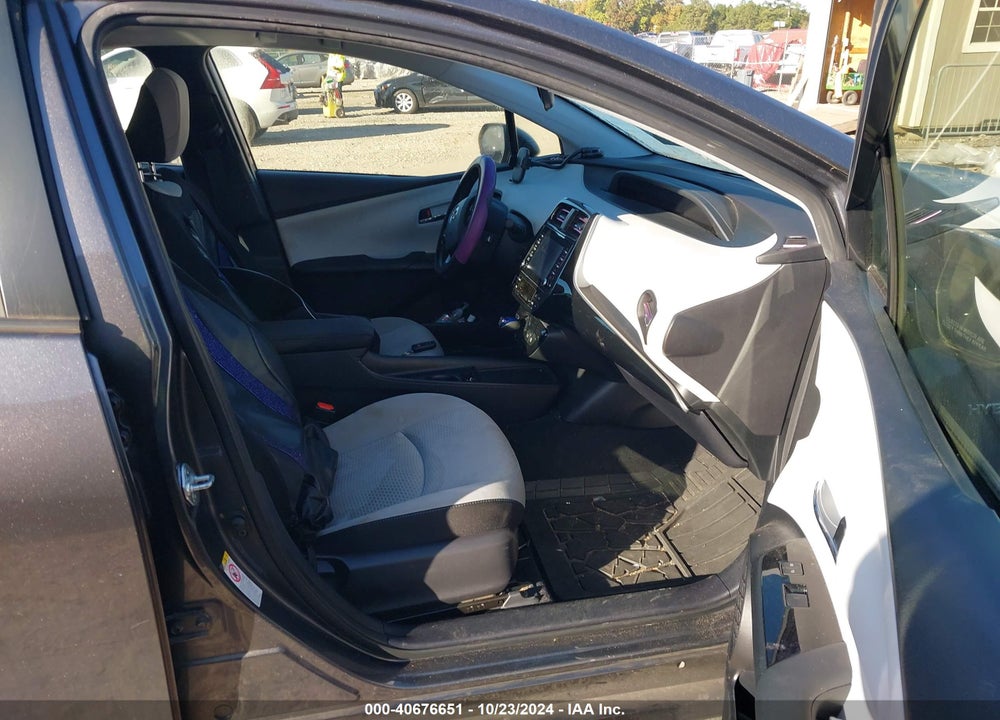 2020 TOYOTA PRIUS LE VIN: JTDKARFU2L3107588