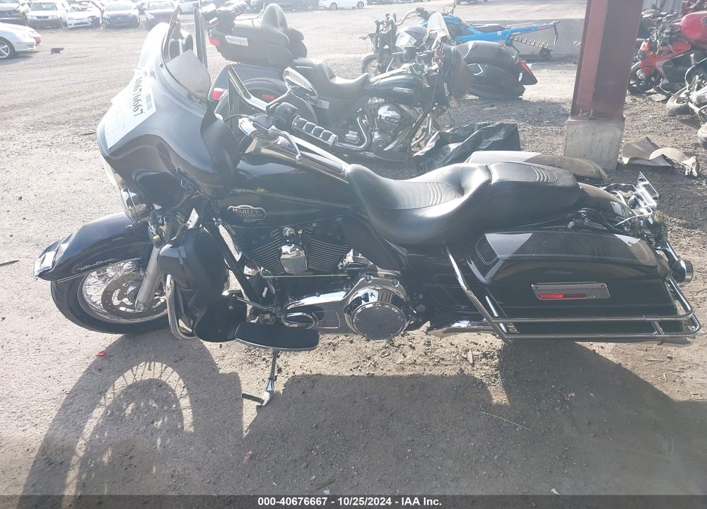 2010 HARLEY-DAVIDSON FLHTCU VIN: 1HD1FC434AB660622
