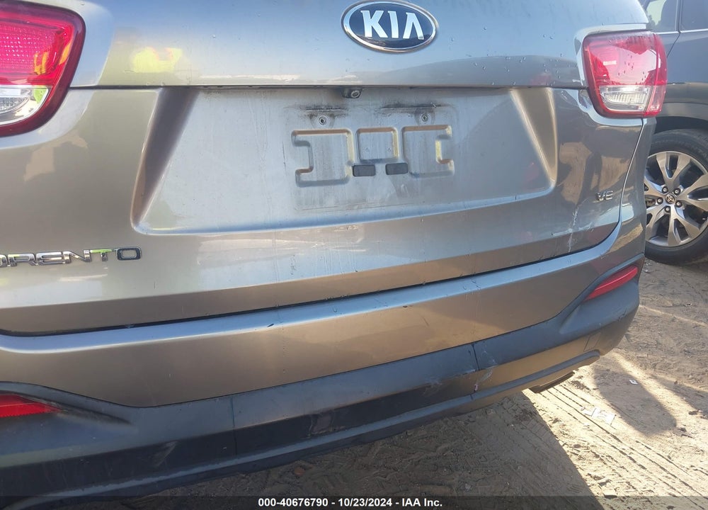 2016 KIA SORENTO 3.3L LX VIN: 5XYPG4A55GG163159
