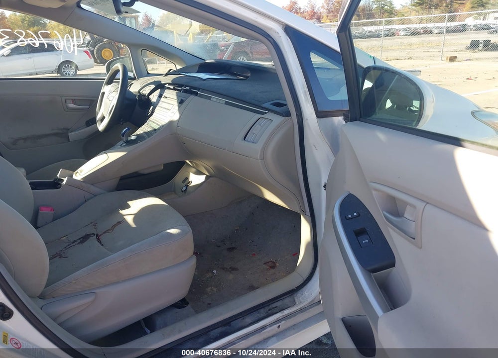 2011 TOYOTA PRIUS TWO VIN: JTDKN3DU9B1423505