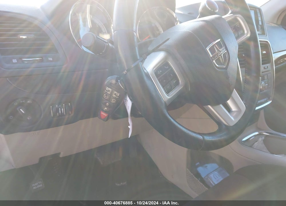 2012 DODGE GRAND CARAVAN CREW VIN: 2C4RDGDG3CR258017