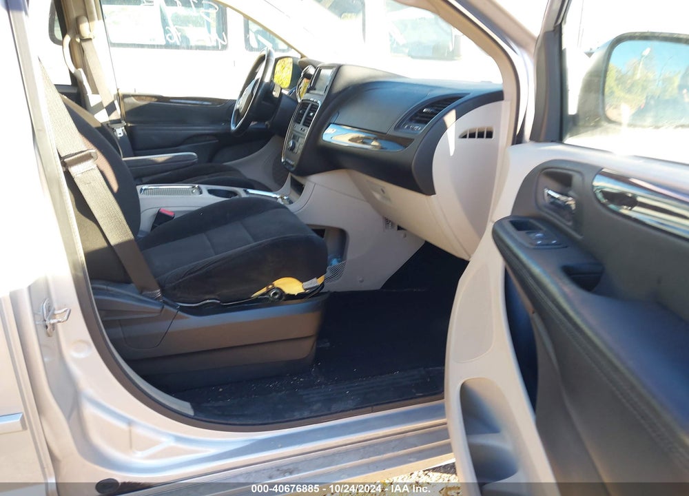 2012 DODGE GRAND CARAVAN CREW VIN: 2C4RDGDG3CR258017