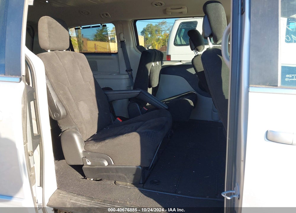 2012 DODGE GRAND CARAVAN CREW VIN: 2C4RDGDG3CR258017