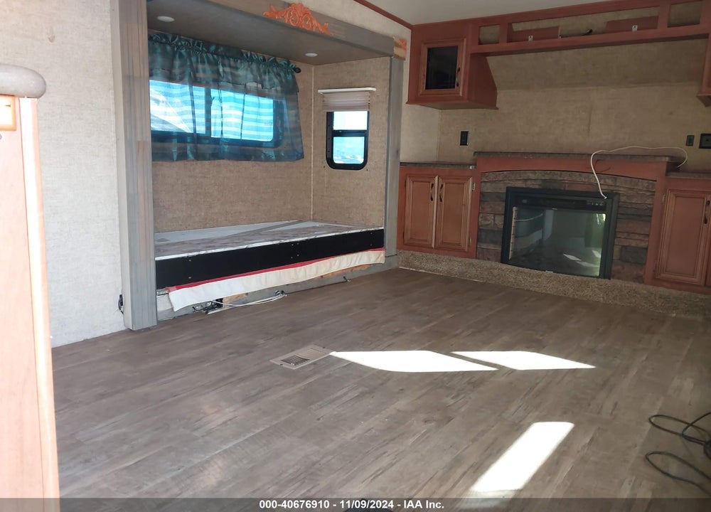 2015 FOREST RIVER SIERRA VIN: 4X4FSEP29FJ041362