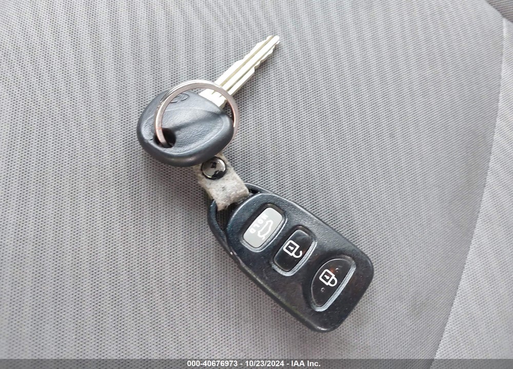 2013 HYUNDAI ELANTRA GLS VIN: 5NPDH4AE6DH220781