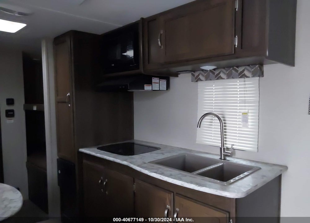 2019 KEYSTONE BULLET VIN: 4YDT20727KD430275