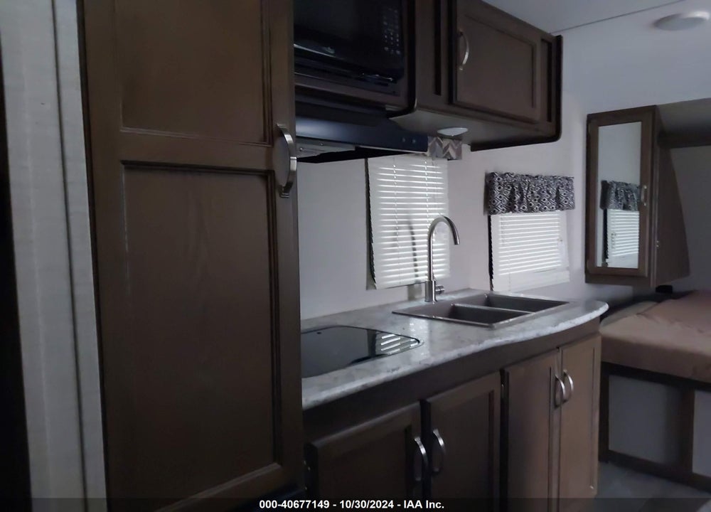 2019 KEYSTONE BULLET VIN: 4YDT20727KD430275