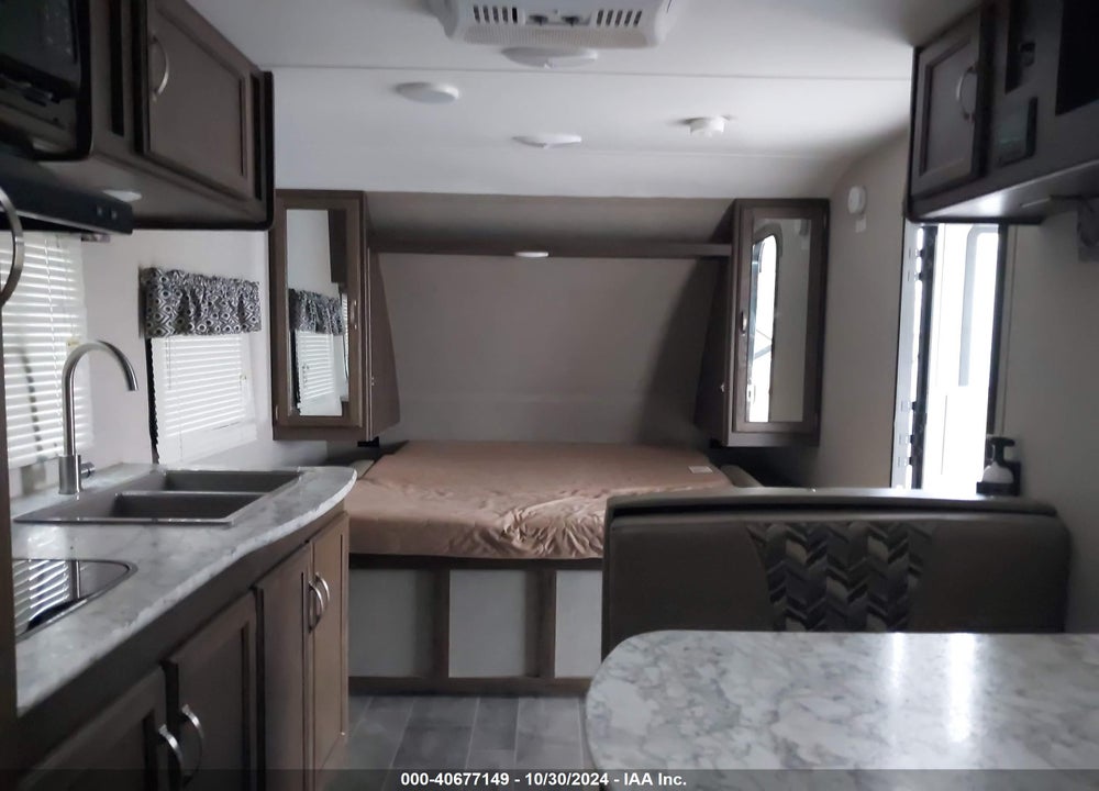 2019 KEYSTONE BULLET VIN: 4YDT20727KD430275