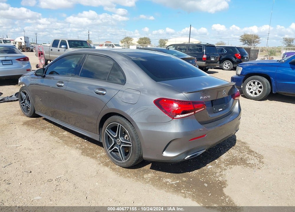 2019 MERCEDES-BENZ A 220 VIN: WDD3G4EB2KW007029