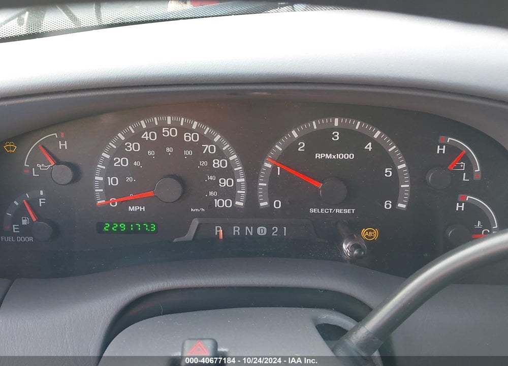 2000 FORD EXPEDITION XLT VIN: 1FMRU1568YLB13862