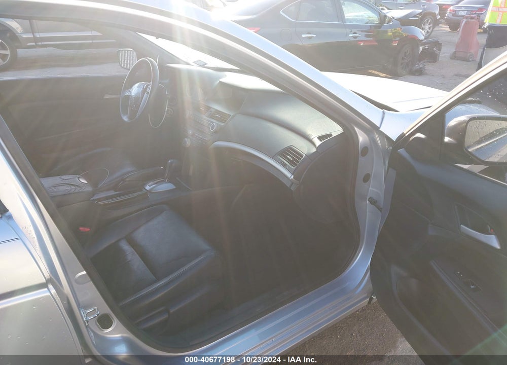 2011 HONDA ACCORD 2.4 SE VIN: 1HGCP2F61BA110053